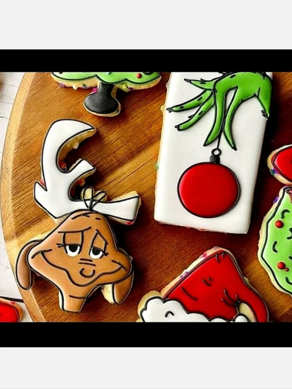 The Grinch Cookie Cutter 4 Piece Set  Dr. Seuss's How The Grinch Stole Christmas